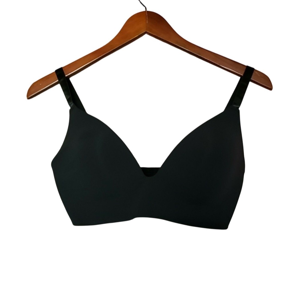 Essentials Bra Womens 36D Black T-Shirt Lightly Lined Molded Seamless Stretch